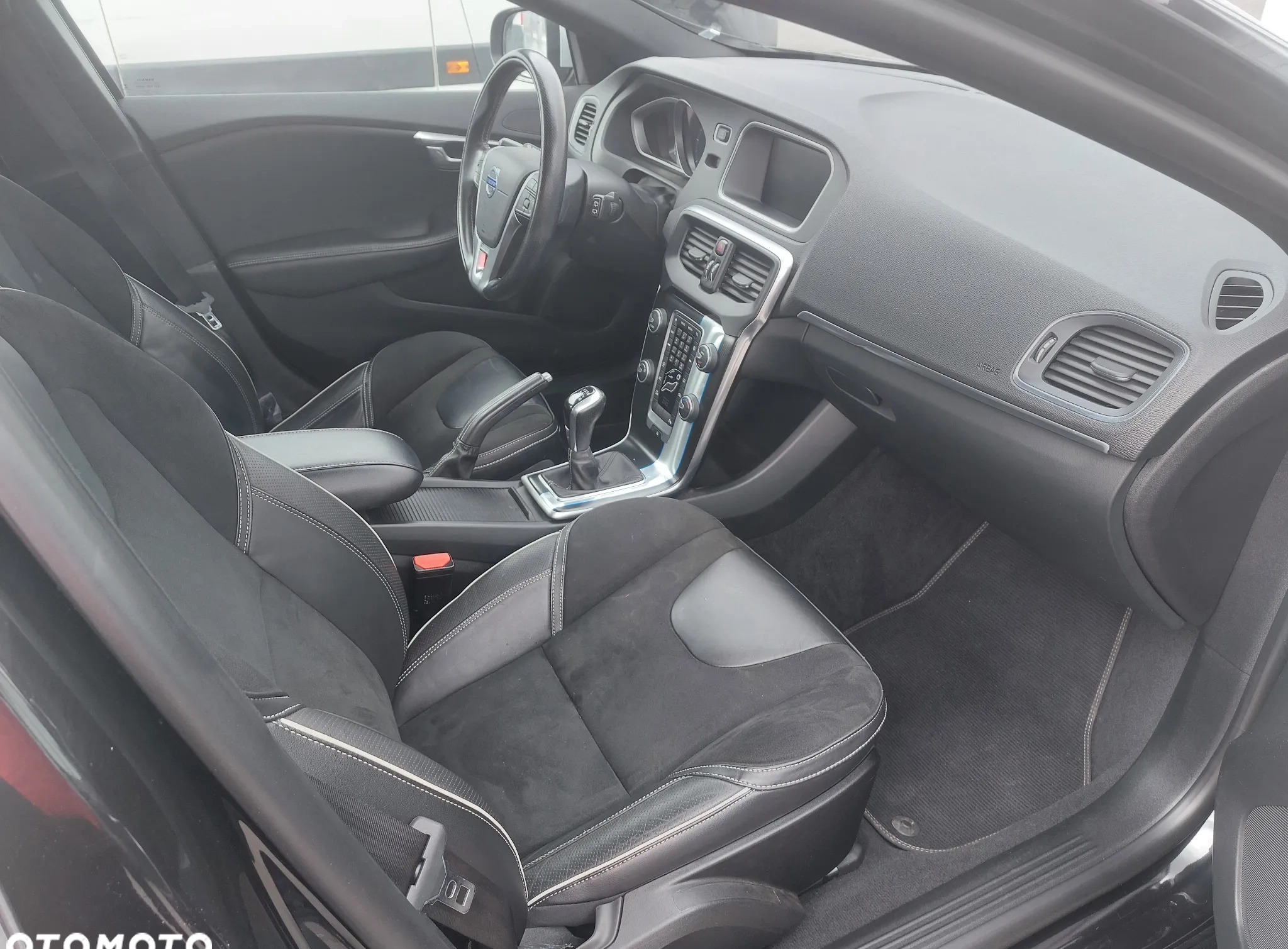 Volvo V40 cena 57000 przebieg: 88000, rok produkcji 2016 z Krobia małe 16